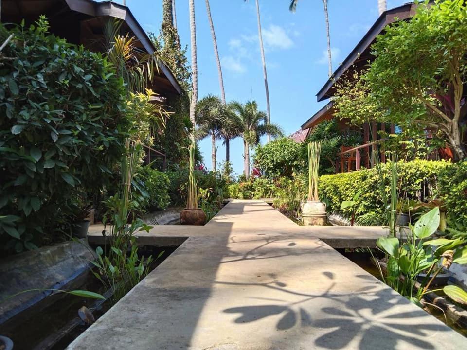 Lipa Bay Resort Lipa Noi Exterior foto